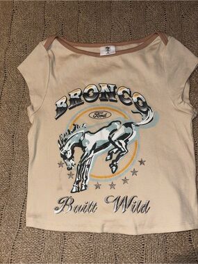 Ford Bronco “Built Wild” Ribbed Graphic Tee Horse Print Beige Size M